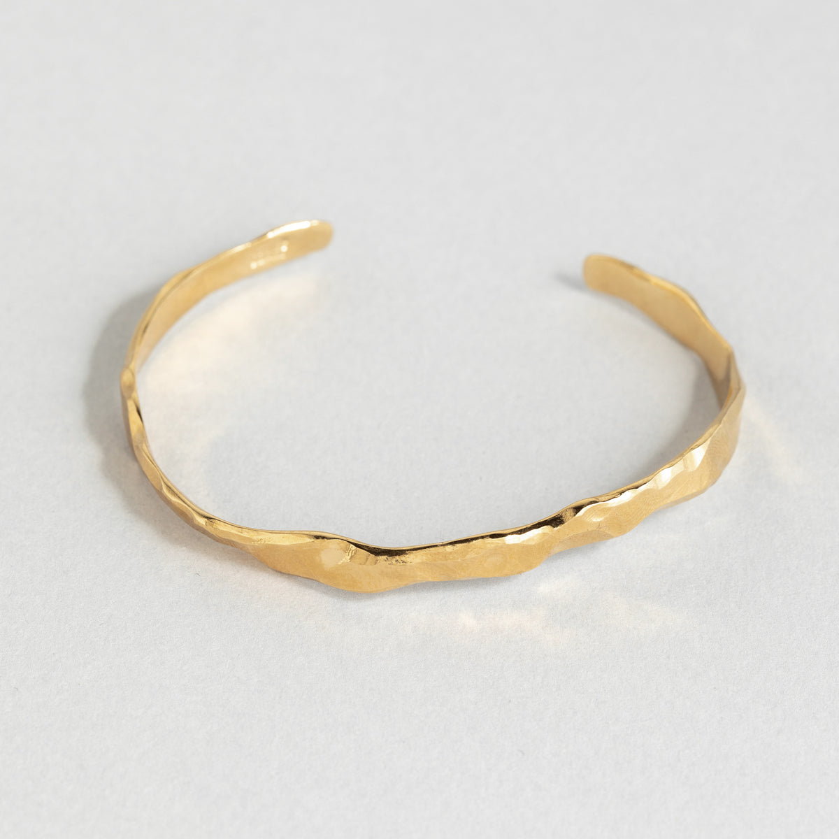 Bracelet Brutaliste Moderniste En étain Martelé - Bijou D'artiste, Dimensions 65x50mm, Occasion